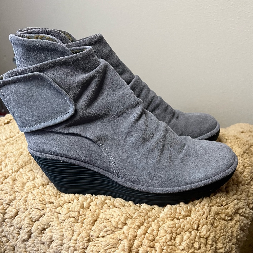 Fly London wedge bootie 41